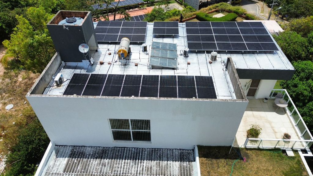 EcoSolar — Sistema solar em laje residencial com aquecedor solar